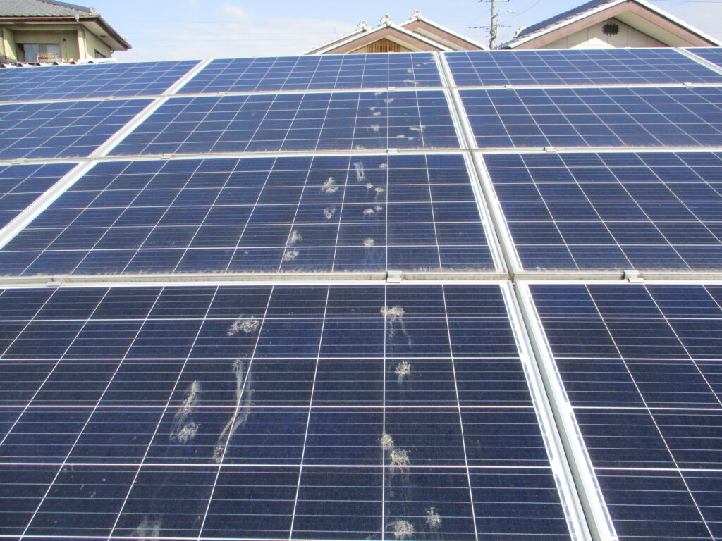 太陽光パネル点検　太陽光パネル　ソーラーパネル　ぐんまソーラーメンテ相談室　パネル表面汚れ